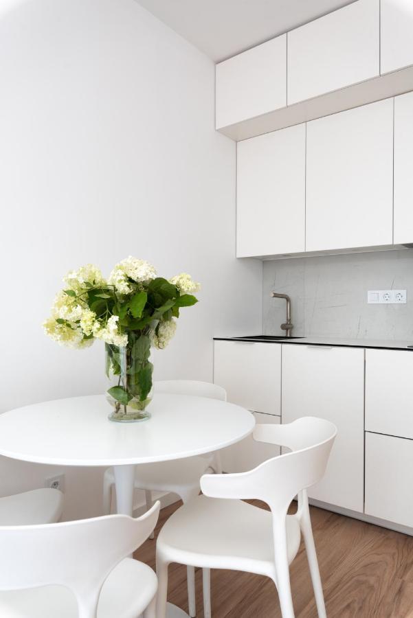 Brand New And Modern 1Bdr Apartment VNO Extérieur photo